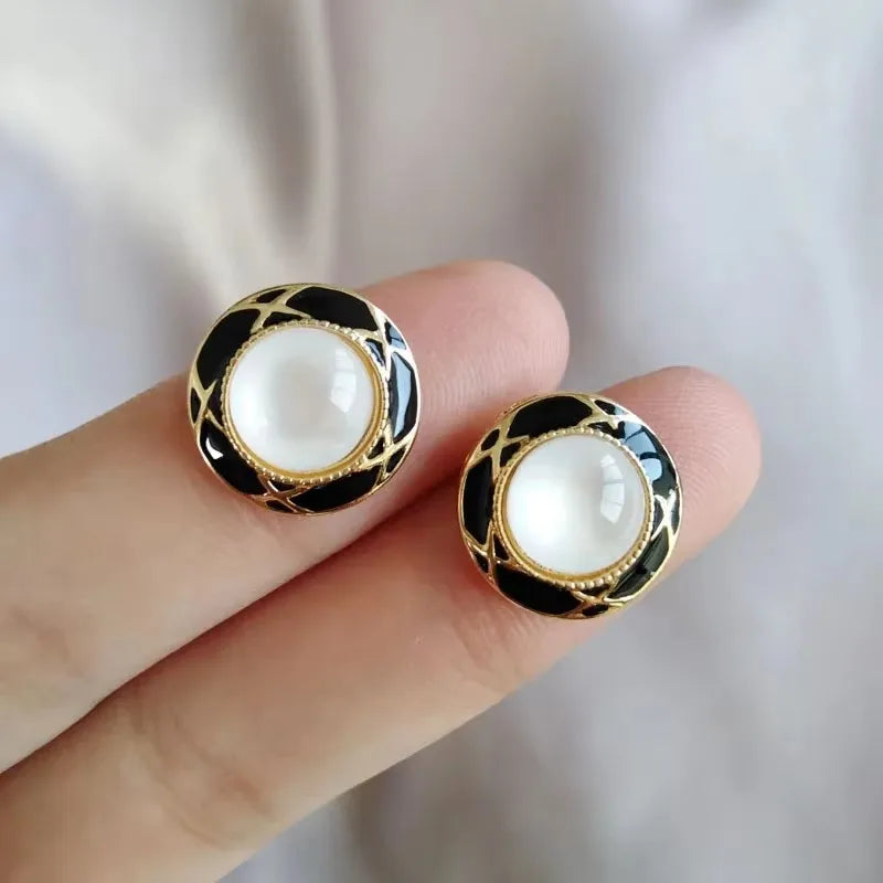 Ear Clip Without Ear Hole Women's Summer Ear Bone Clip Light Luxury Small Opal Heart Resin Stone Earrings Temperament Versatile
